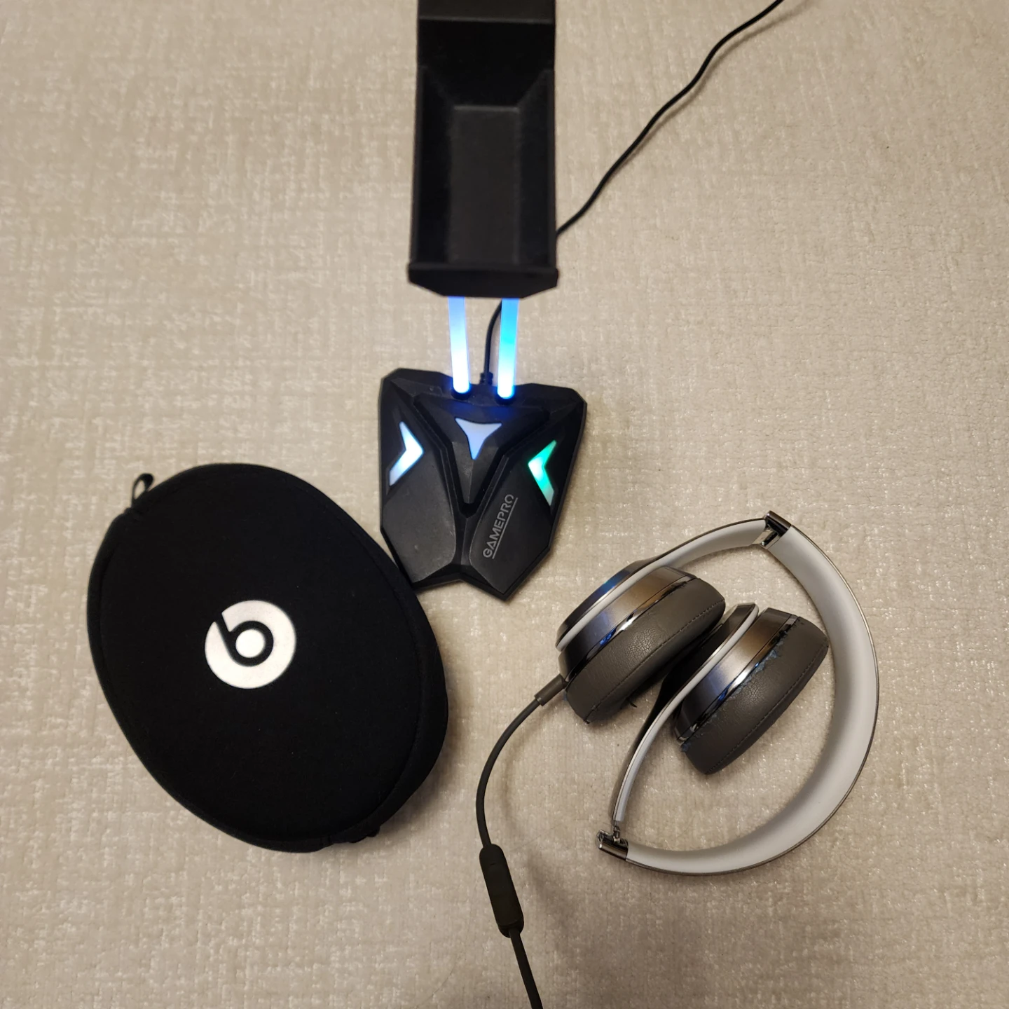 ✨Beats by Dr. Dre Solo2 Luxe Headphones + Carrying Case + Stand - photo 3