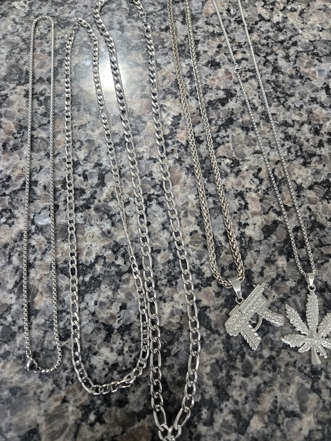 Set of 6 Silver Chains with 2 Pendants - photo 3