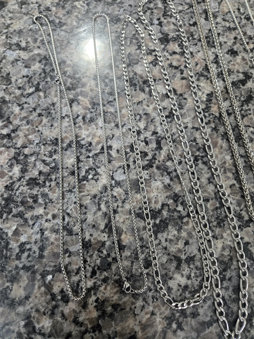 Set of 6 Silver Chains with 2 Pendants - photo 4