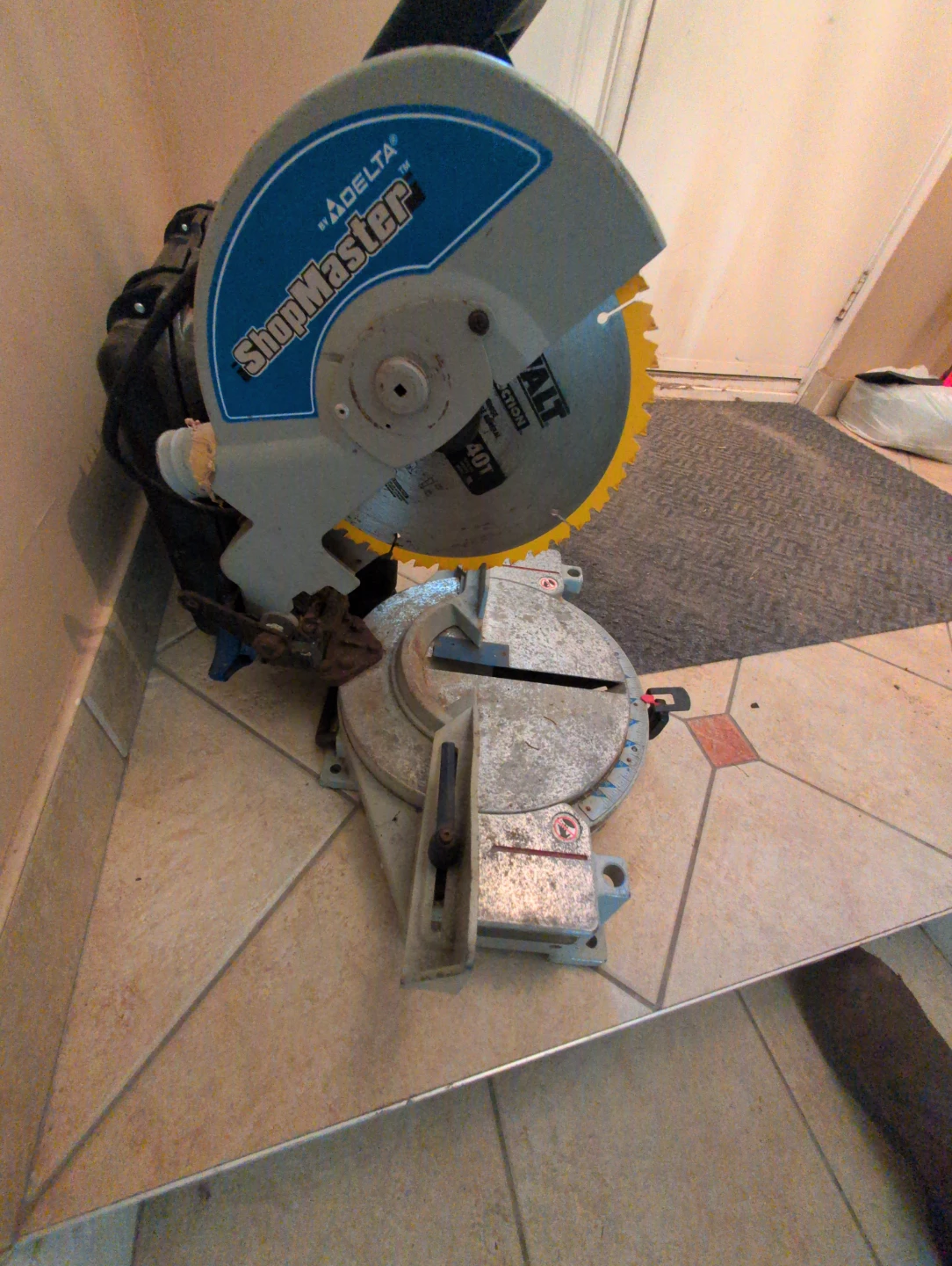 Delta ShopMaster Compound Miter Saw