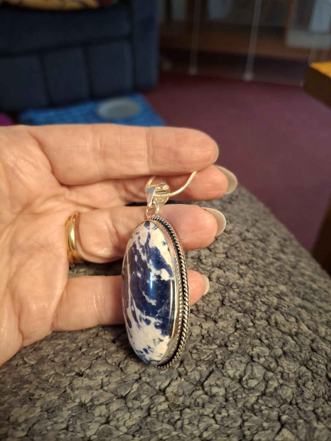 Blue and White Stone Pendant Necklace - photo 3