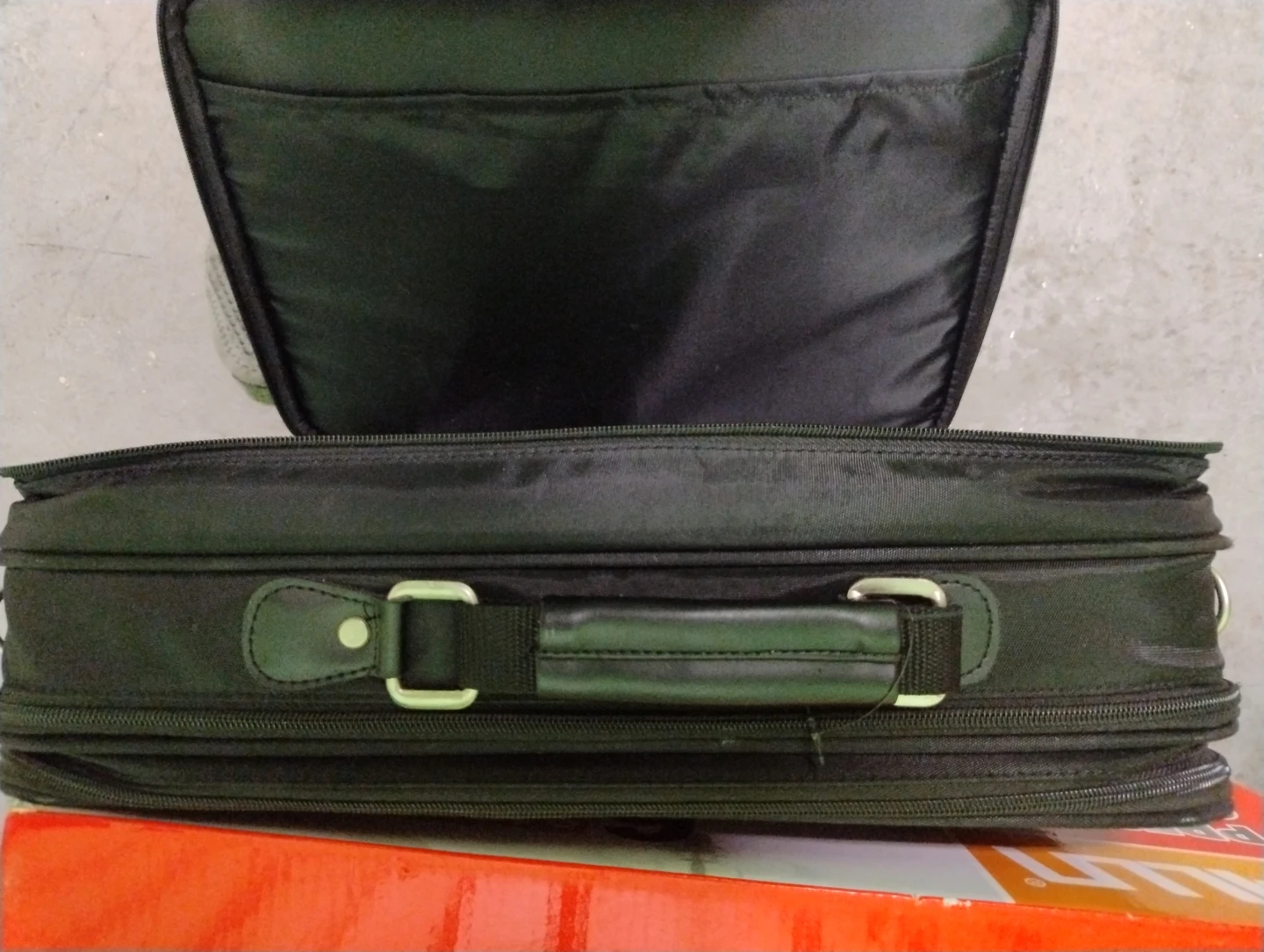 Targus Laptop Bag - photo 3