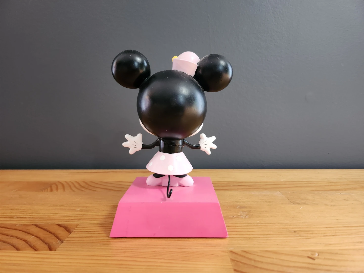 Disney Minnie Mouse Miss Flirt Bobblehead - photo 2