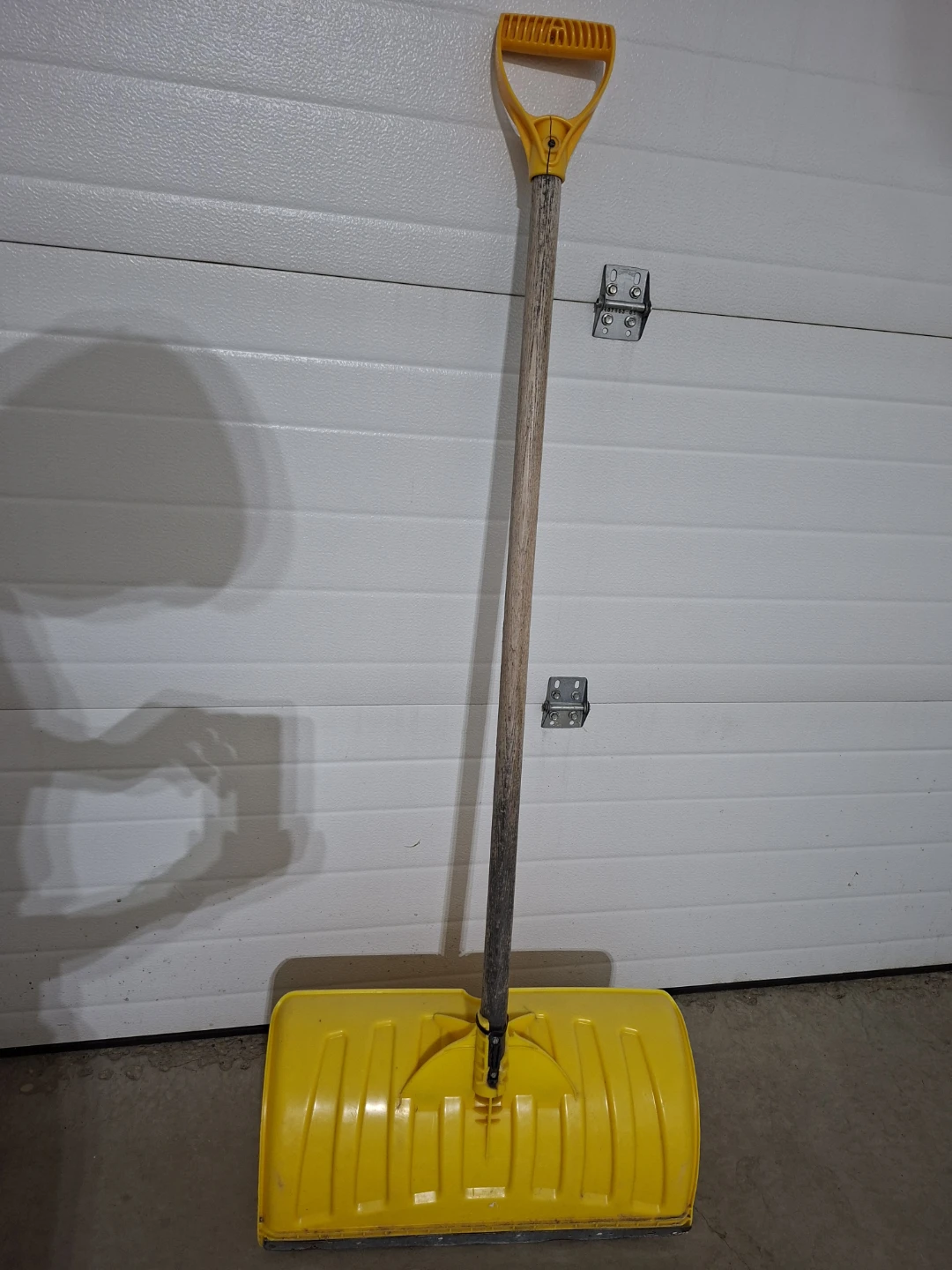 Yellow Snow Shovel - photo 2