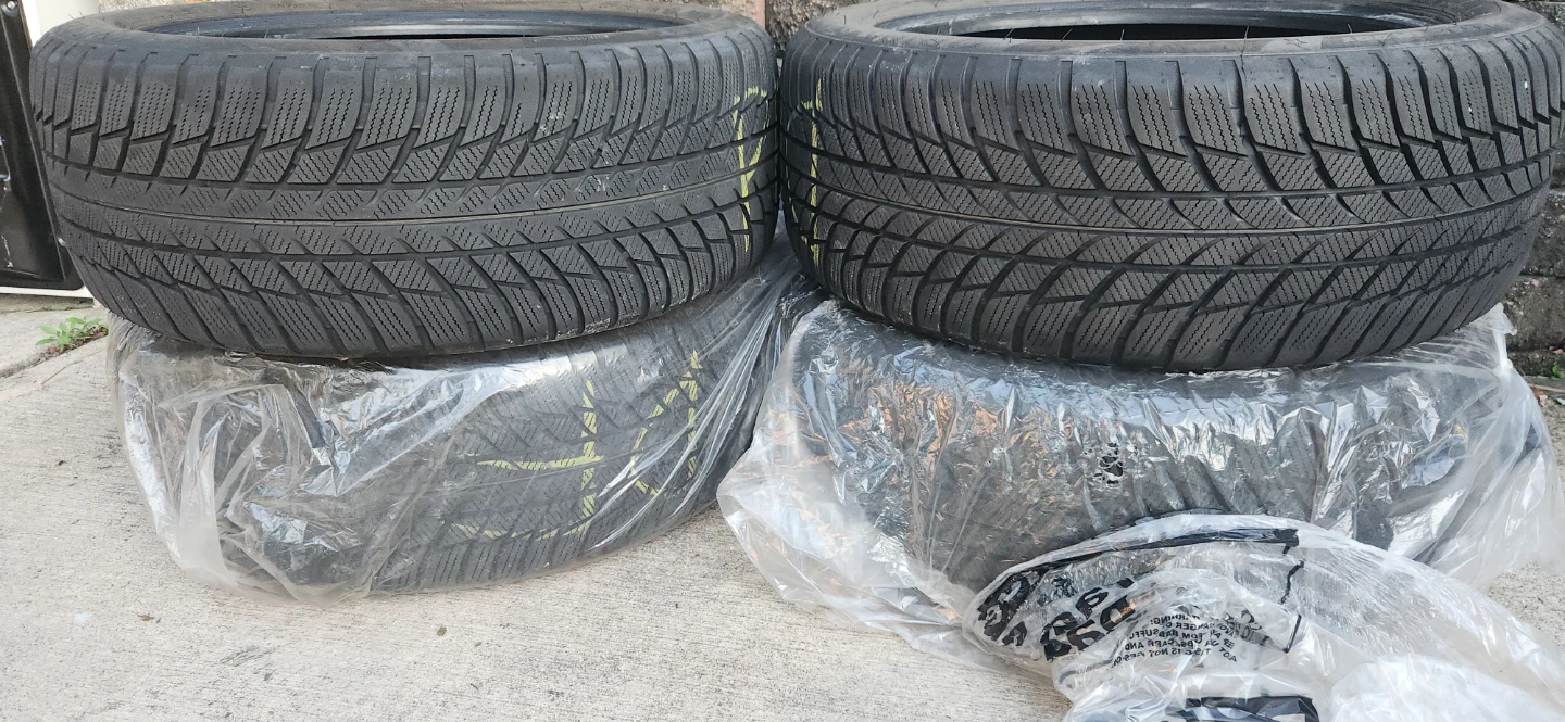 Bridgestone Blizzak 225/50R18 Snow Tires (Set of 4)
