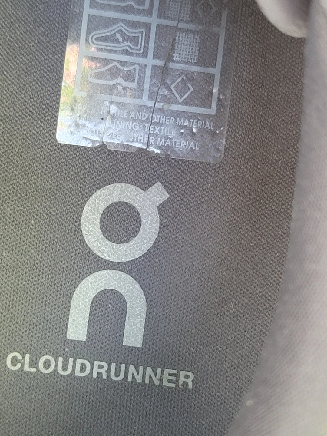 ON Cloudrunner Running Shoes men - photo 2