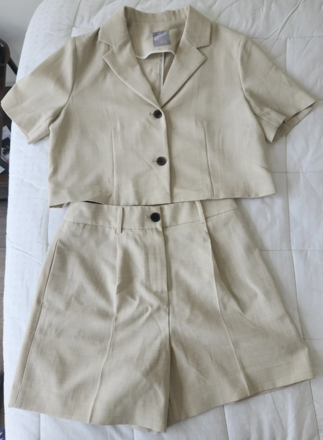 Cropped Blazer & Shorts Set Beige - photo 2