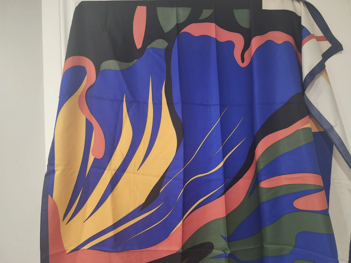Vibrant Abstract Print Silk Feeling Scarf