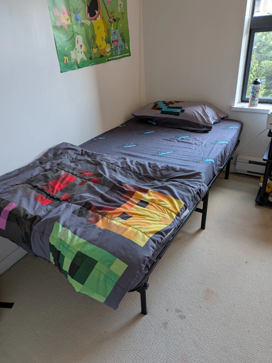 Minecraft Themed Twin Bed Frame and mattress - photo 2