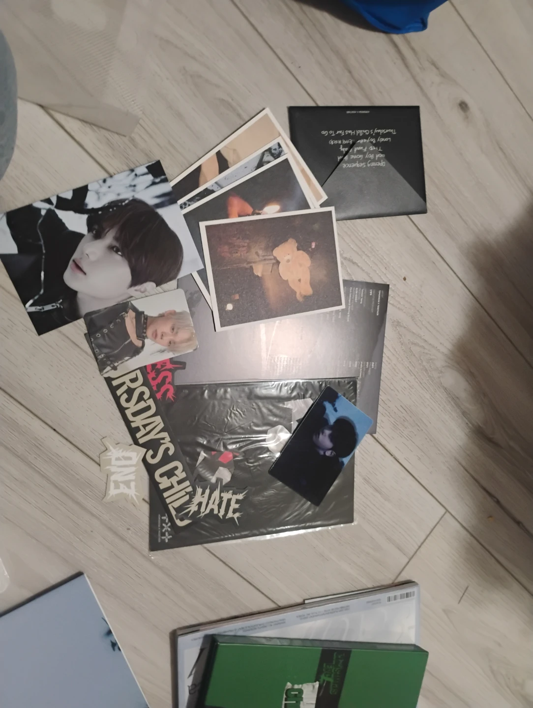 TXT TOMORROW X TOGETHER Minisode 2: Thursday's Child Album - photo 4