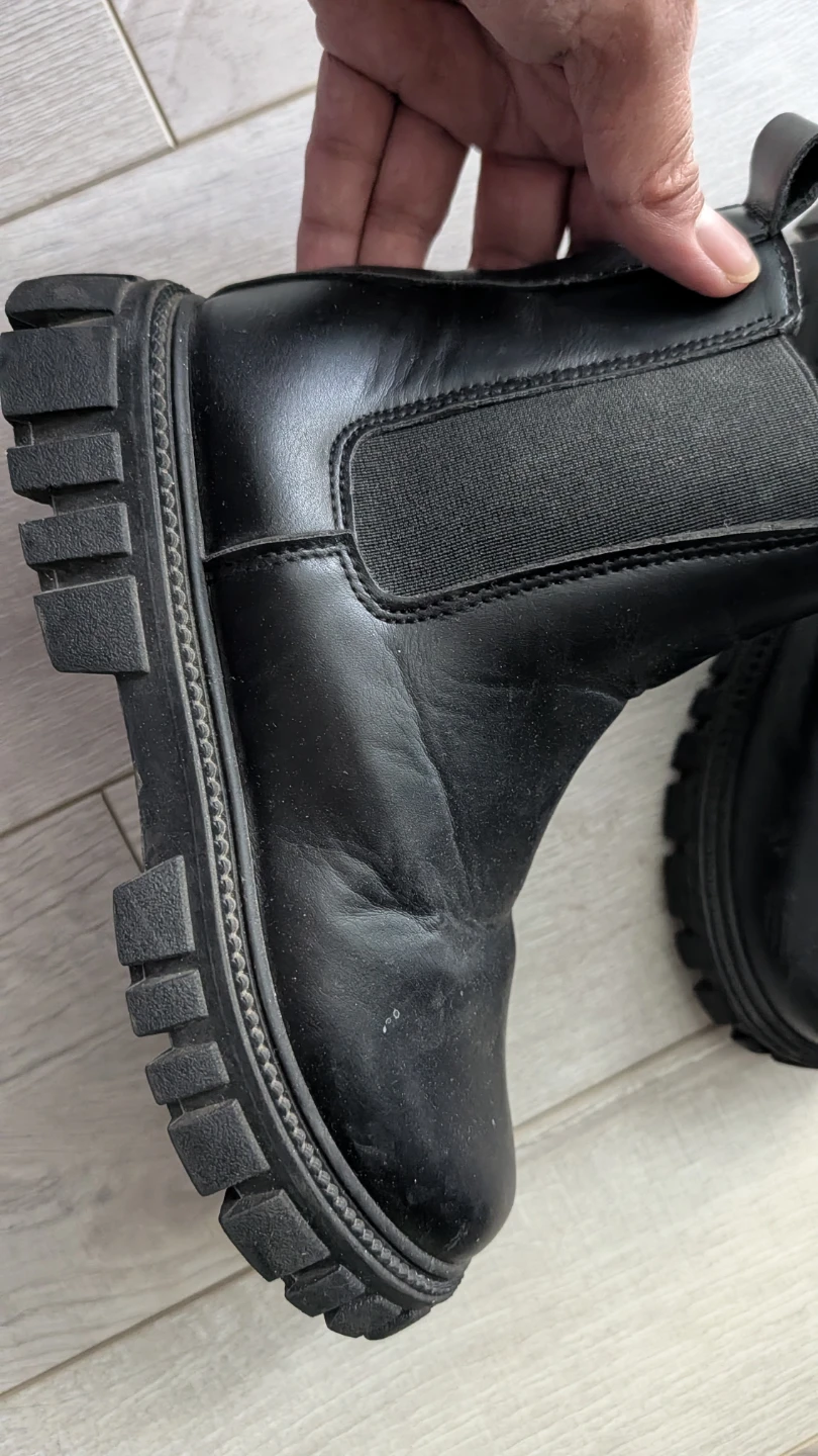 Urban Kids Black Chelsea Boots Size 2 - photo 3