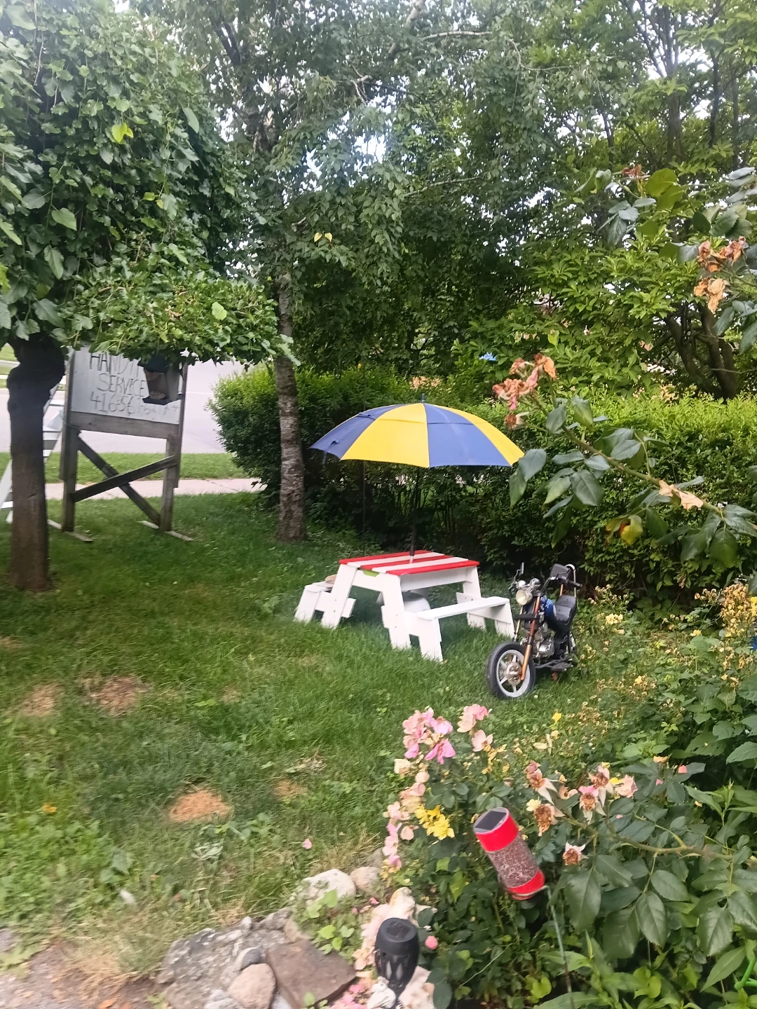 Kids Picnic Table with Umbrella