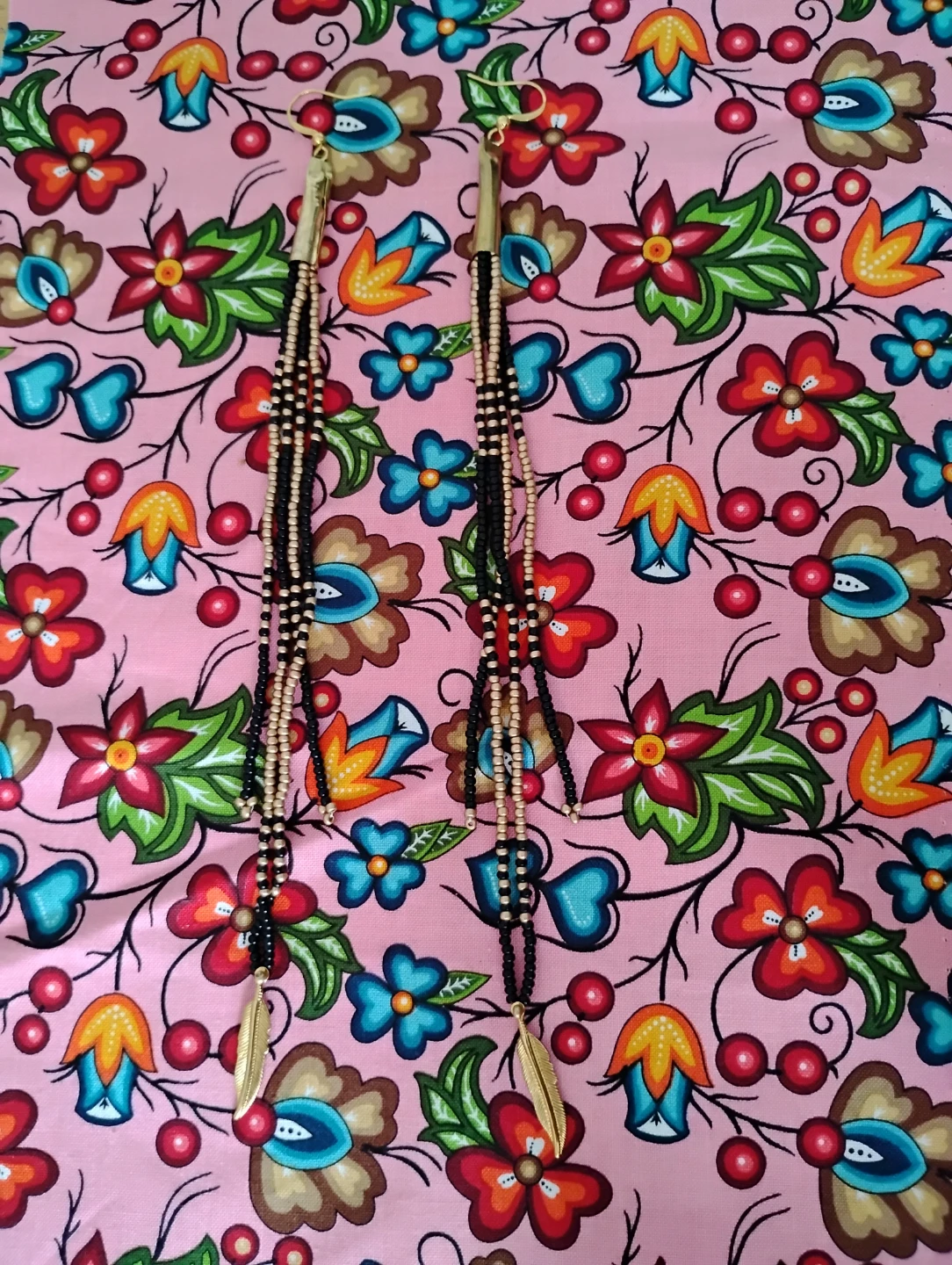 Beaded Indigenous Earrings - photo 2
