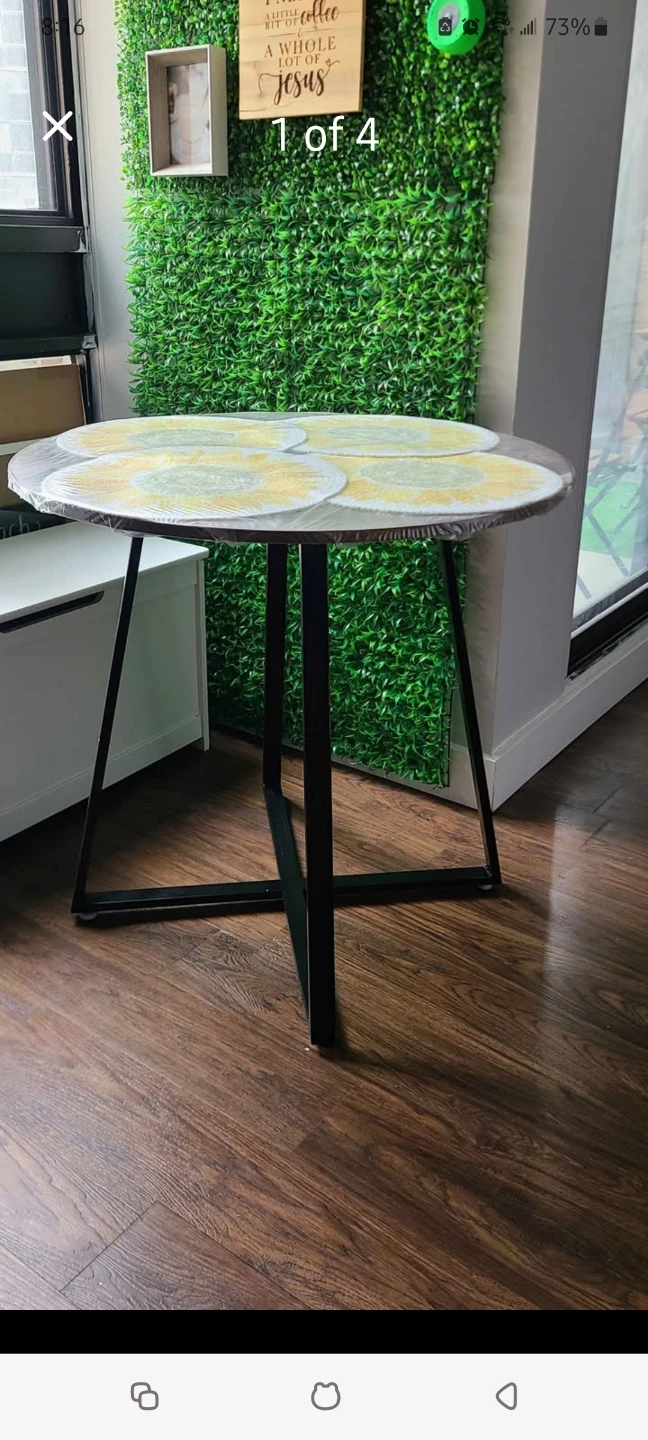 Round Table for dinning