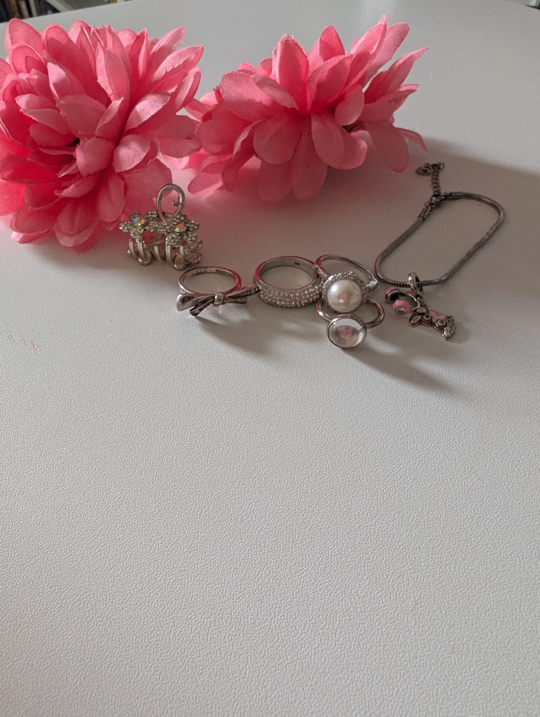 Beautiful sliver and stainless steel rings