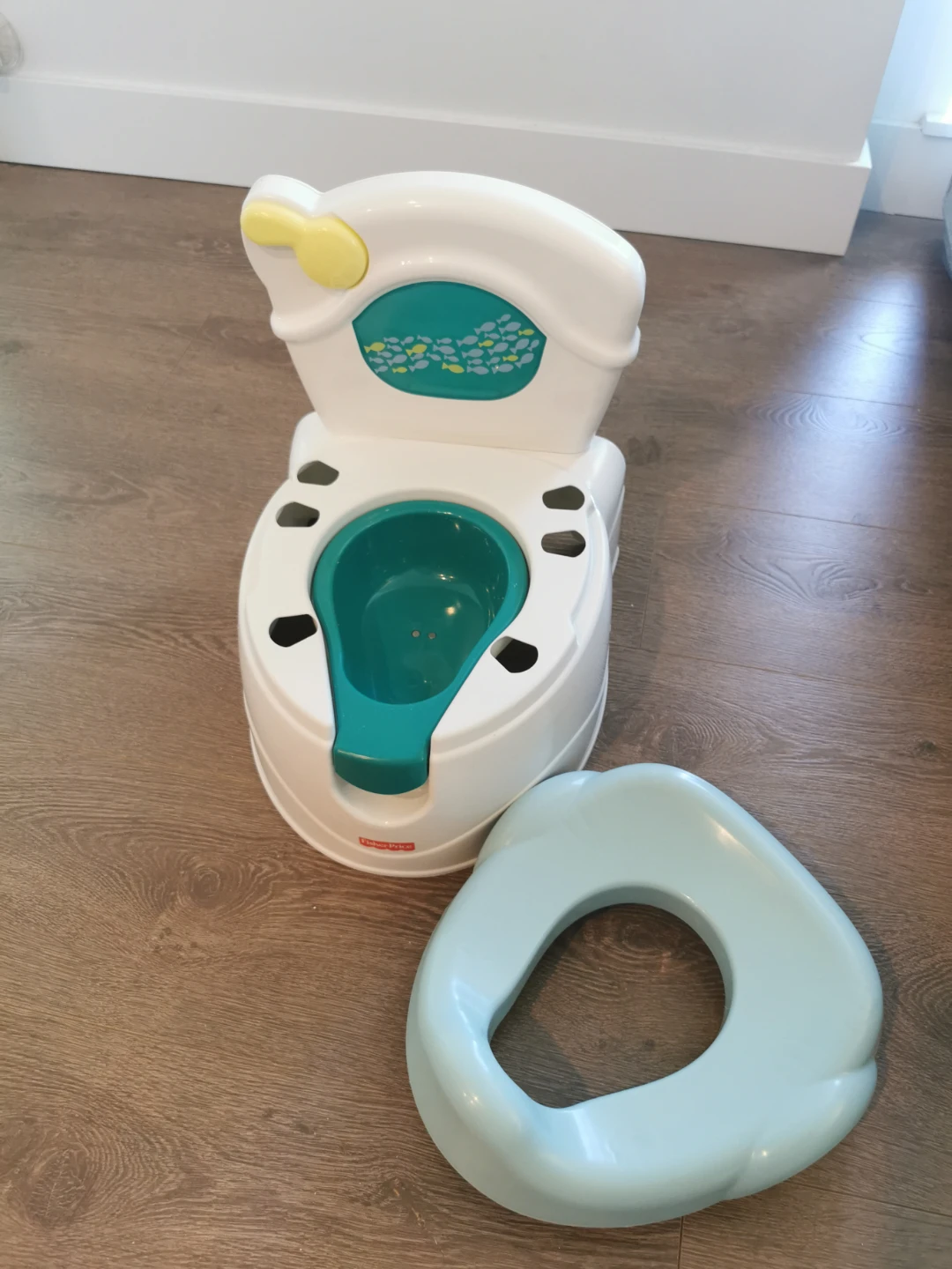 Fisher-Price Learn-to-Flush Potty Training Chair - photo 2