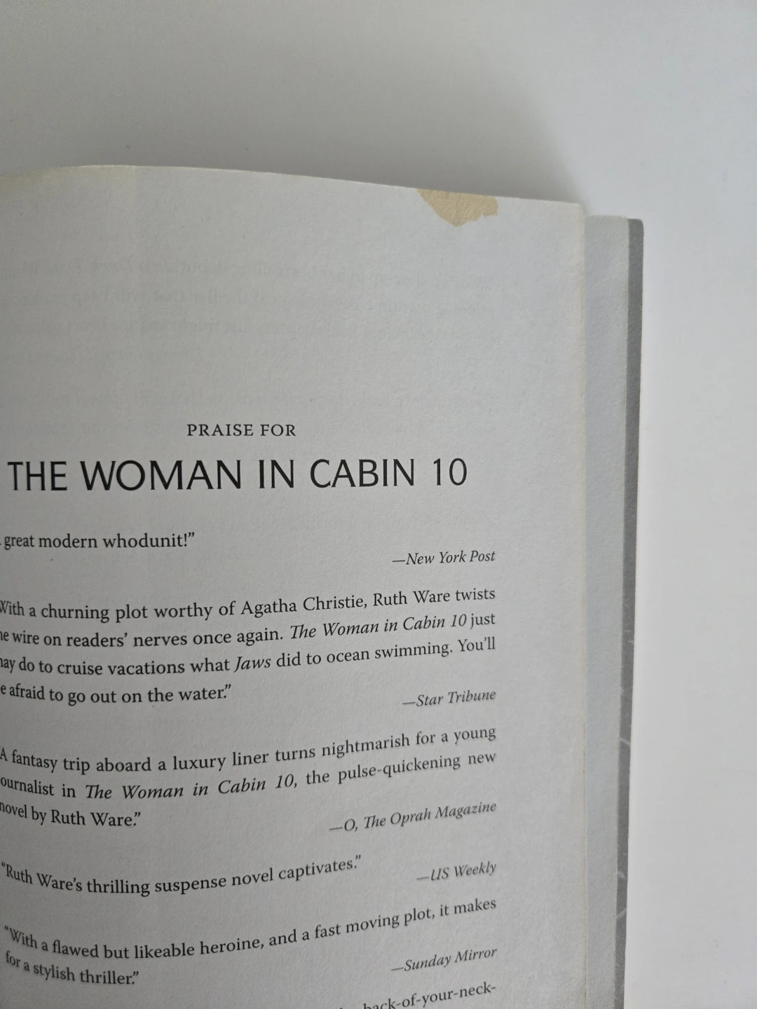 The Woman in Cabin 10 by Ruth Ware Paperback Novel - photo 2