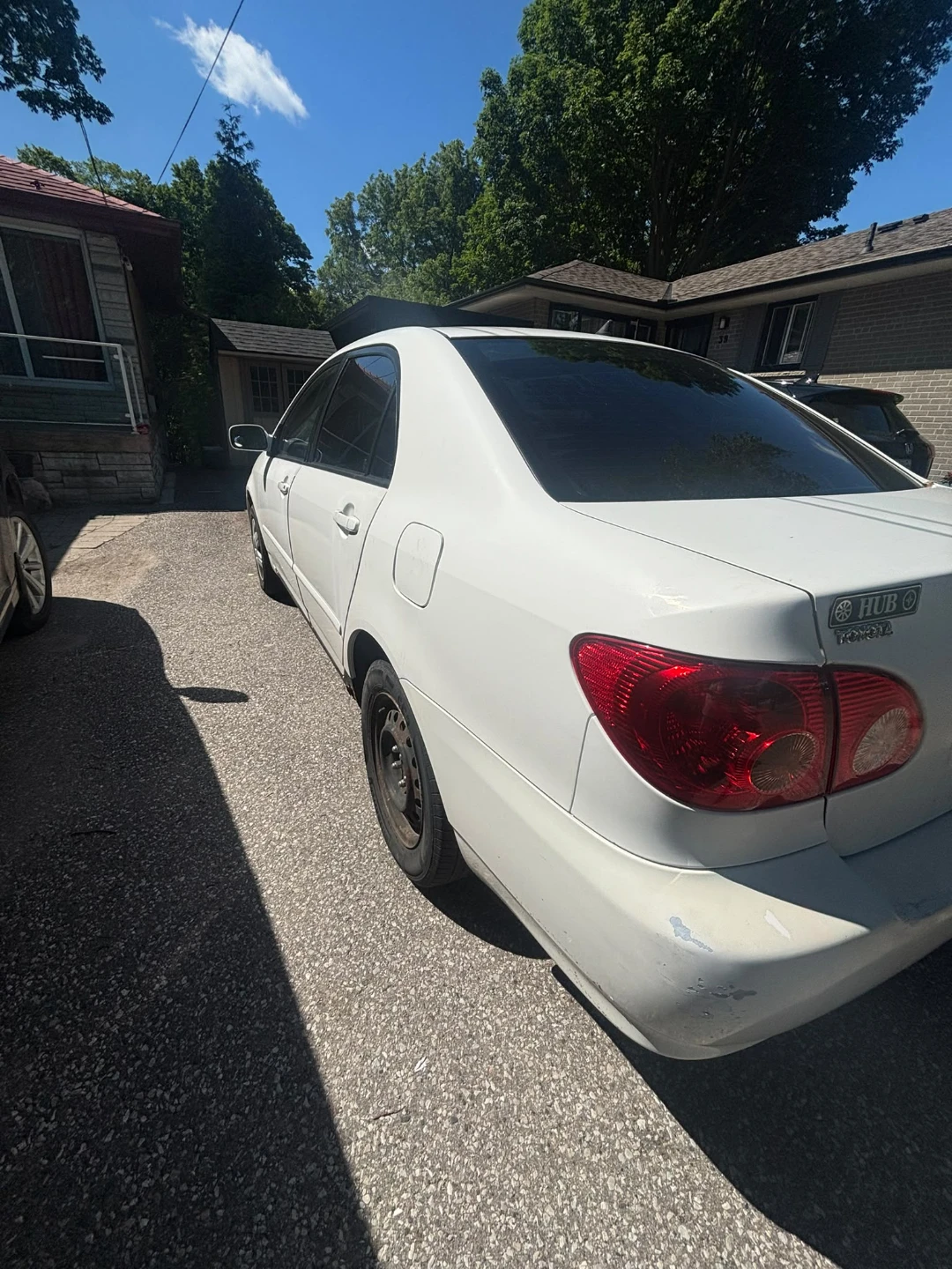 White Toyota Corolla Sedan - photo 4
