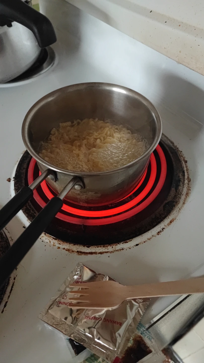 Instant Noodles Pot