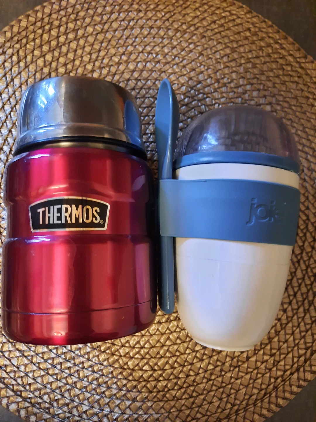 Thermos Food Jar with Spoon and yogurt jar. 15$ for both