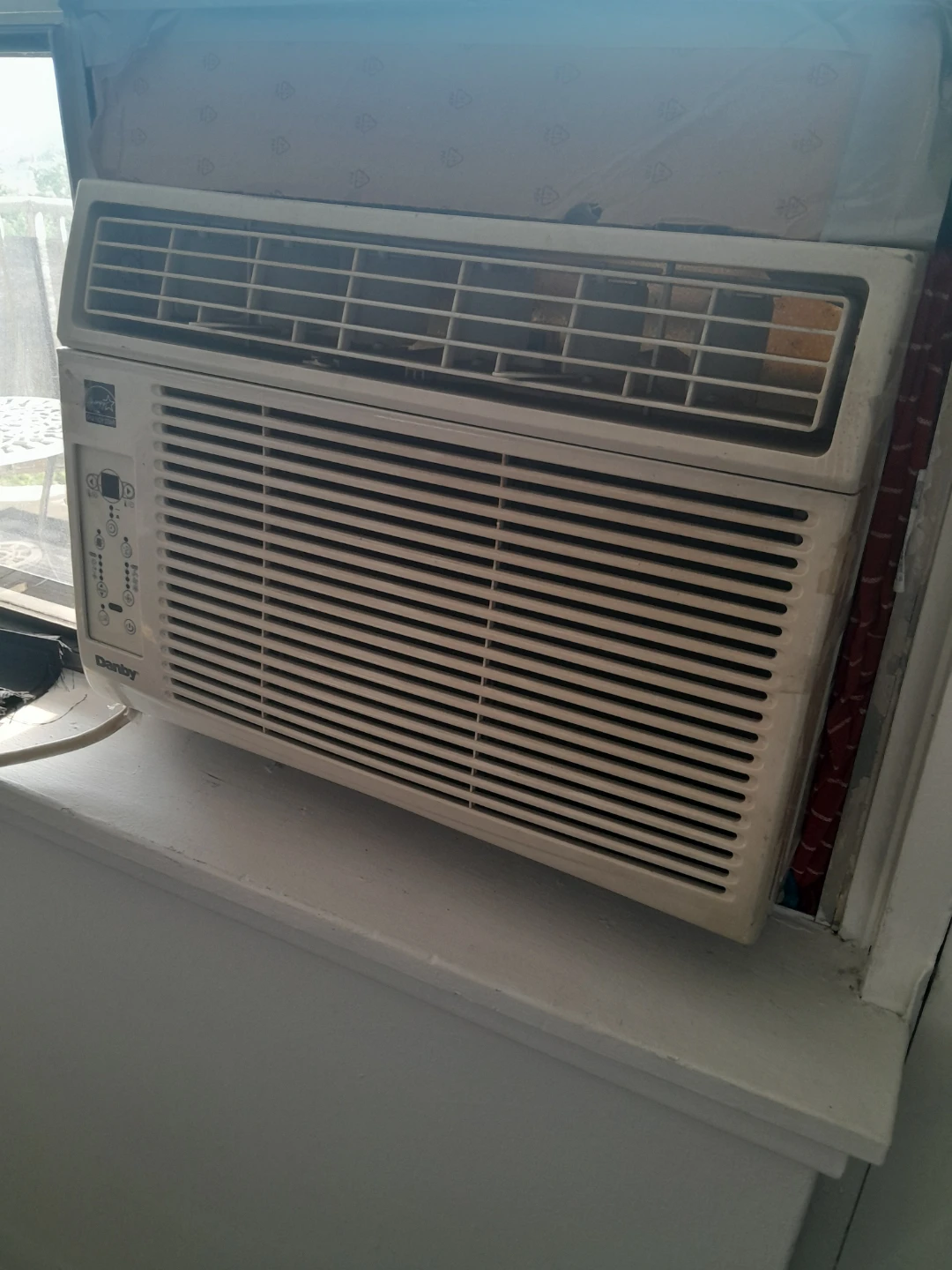 Makes your area COLD like a FREEZER Danby Window Air Conditioner