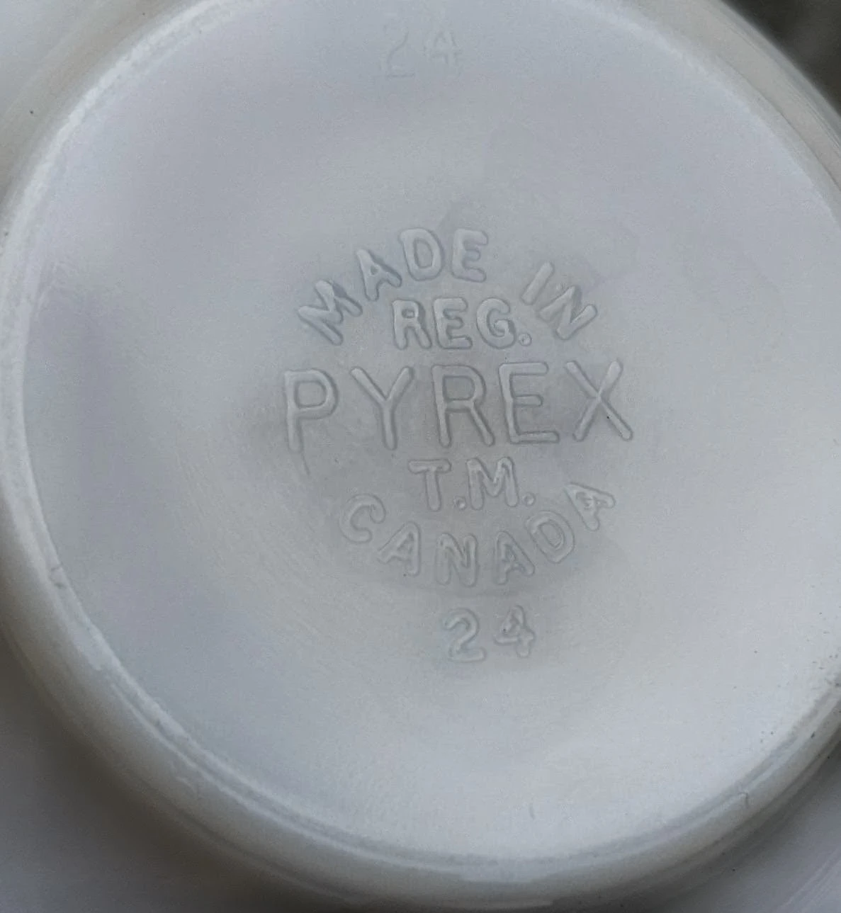 Set of 4 Pyrex Mug and Saucer - photo 4