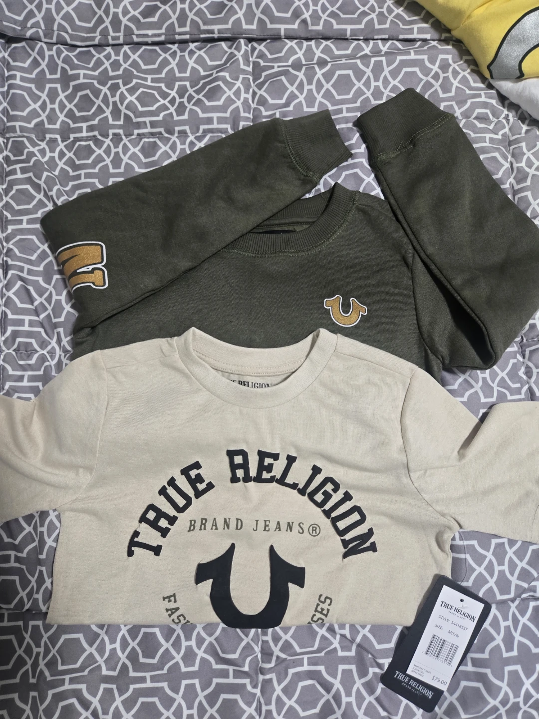 BRAND NEW True Religion T-Shirt & pull over sweatshirt