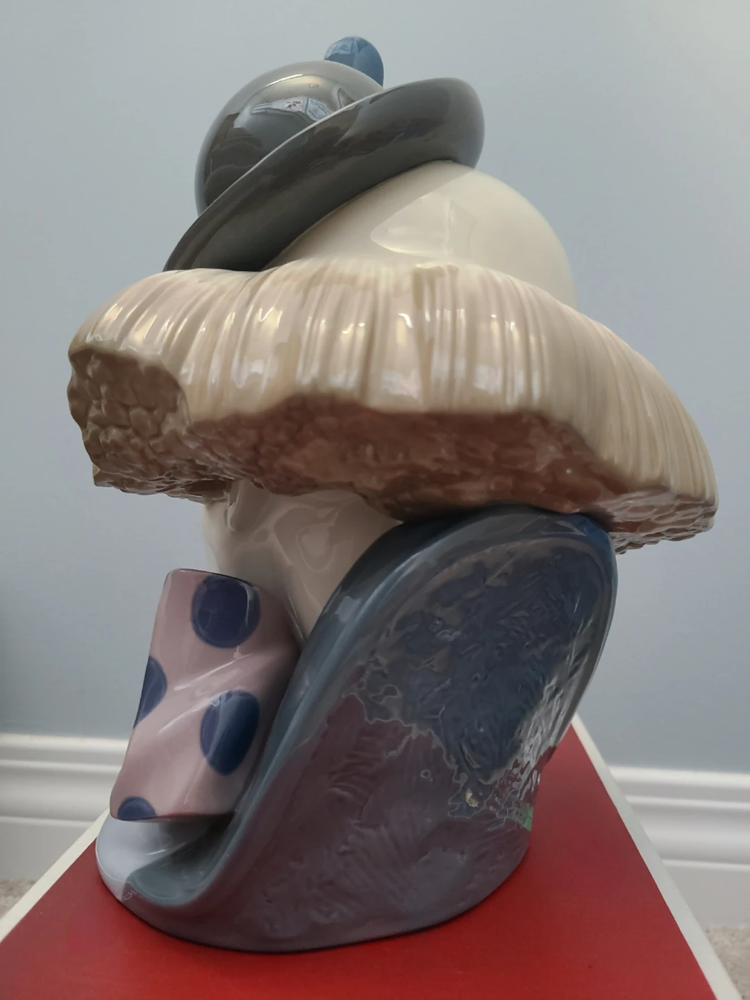 Lladro Sad Clown Head Bowler Hat and Flower - photo 3