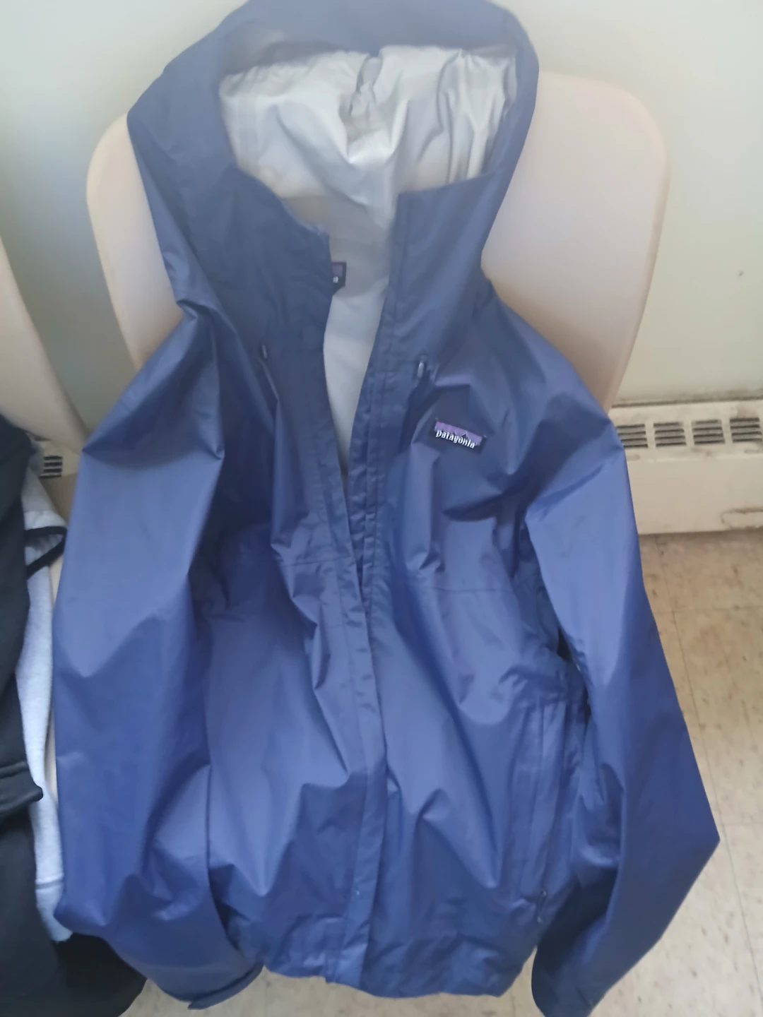 Patagonia Blue Rain Jacket - Small