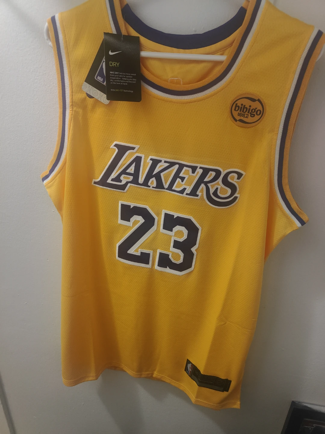 Large Los Angeles Lakers LeBron James #23 Jersey