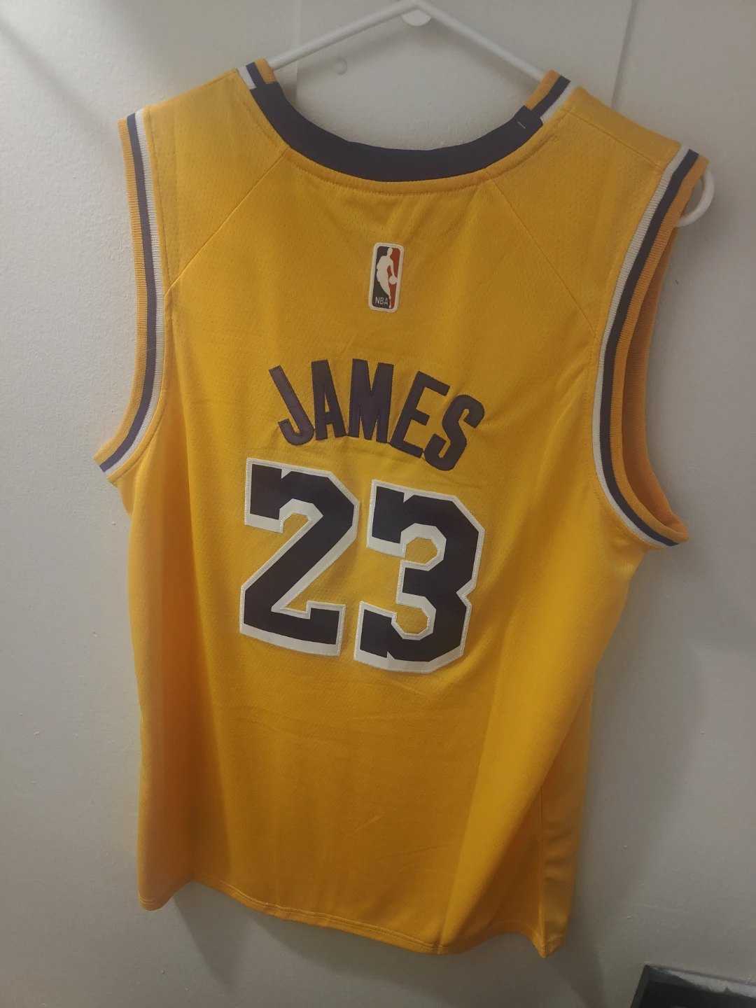 Large Los Angeles Lakers LeBron James #23 Jersey - photo 2