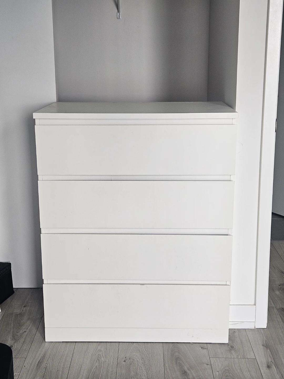 White 4-Drawer Dresser