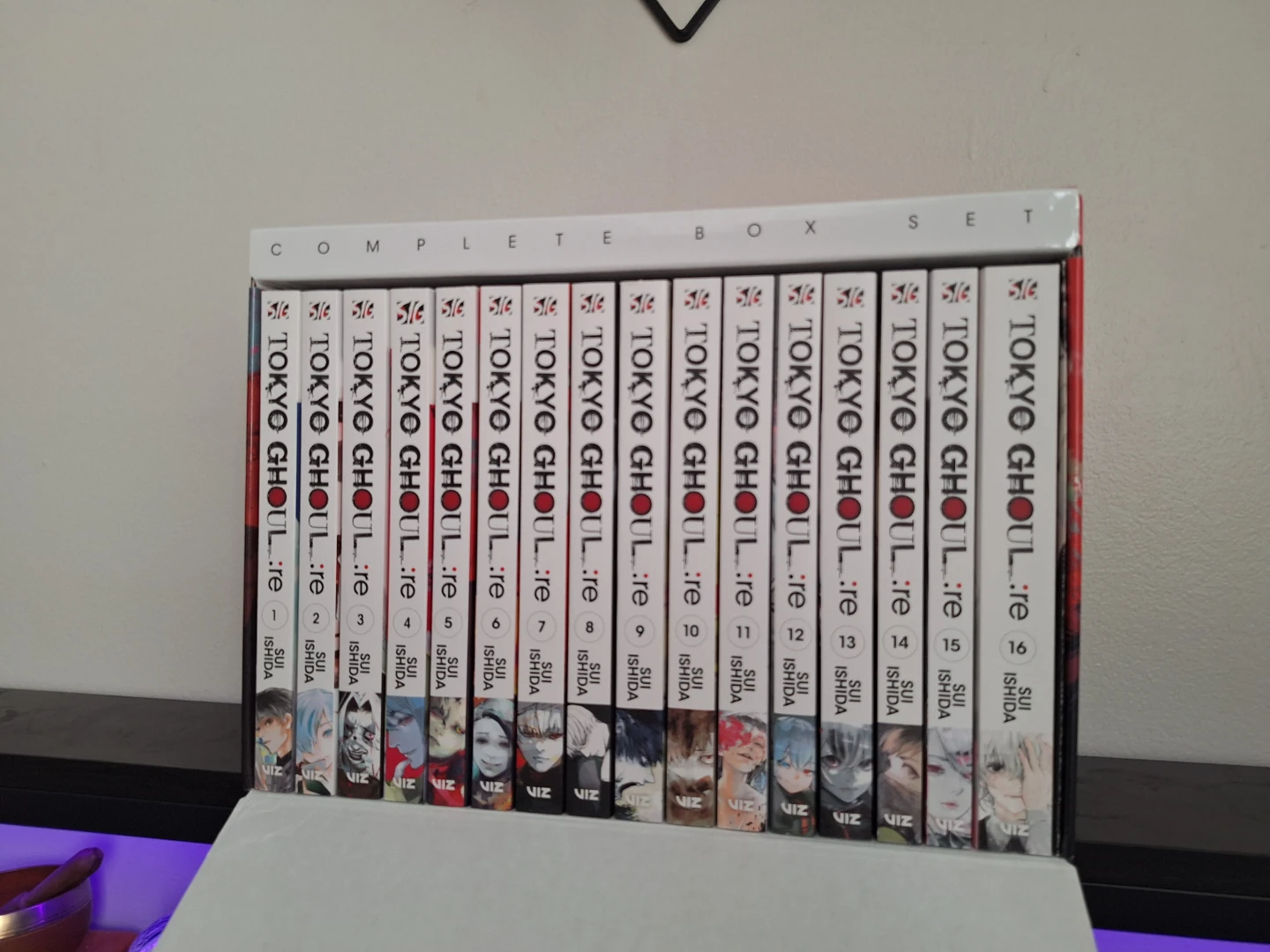 Tokyo Ghoul Complete Box Set - photo 4