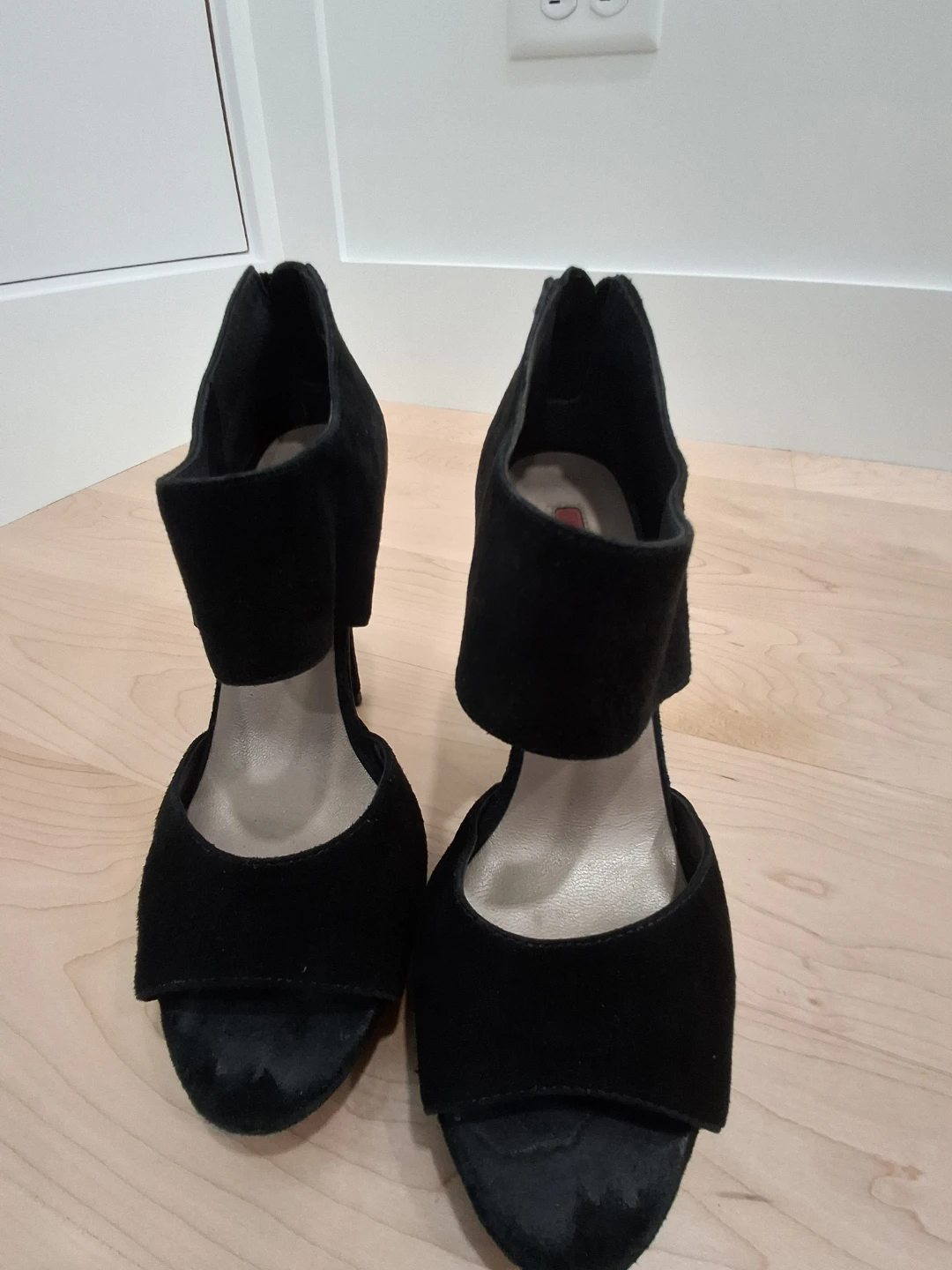 Mazzarri Black Suede high-heeled shoes Size 5.5