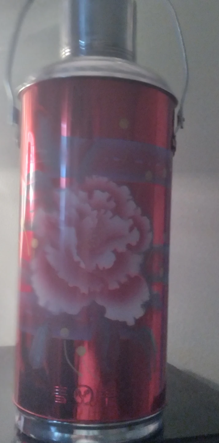 Vintage-style metal thermos flask featuring - photo 2