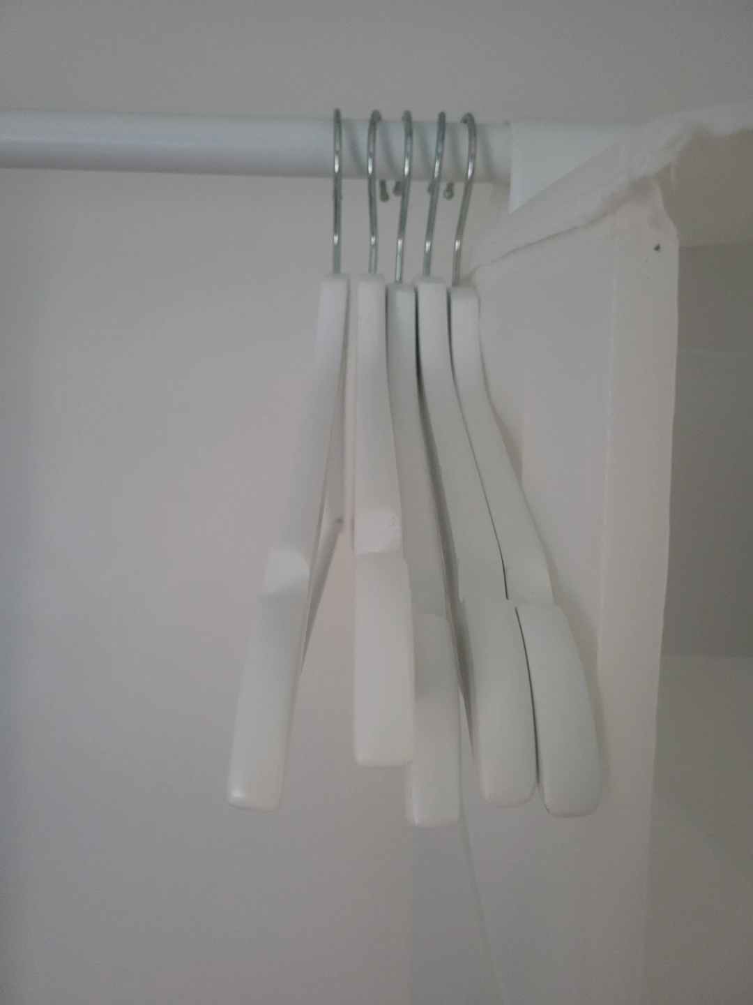 $1 each Wood hanger white hanger - photo 2