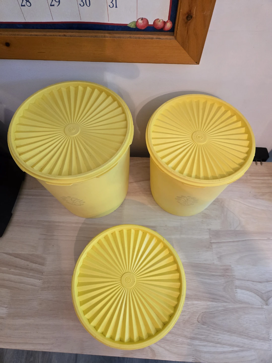 Vintage Tupperware Servalier Yellow Canisters - photo 2