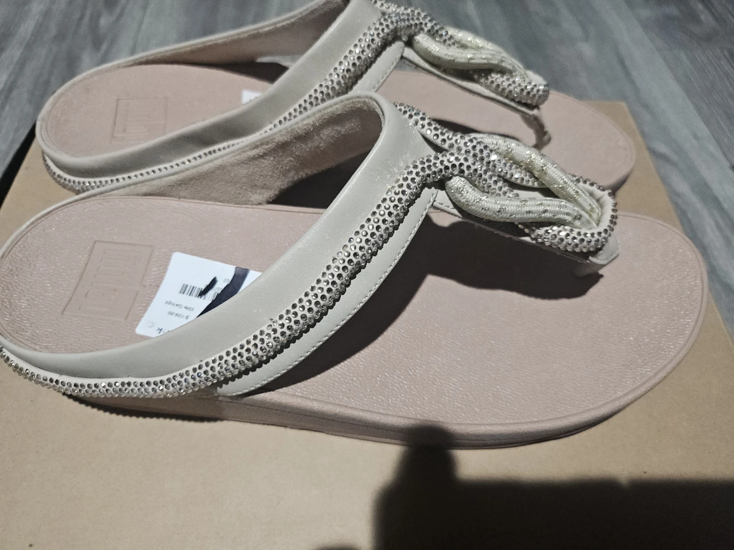 Fitflop Rhinestone Thong Sandals Size 7 - photo 3