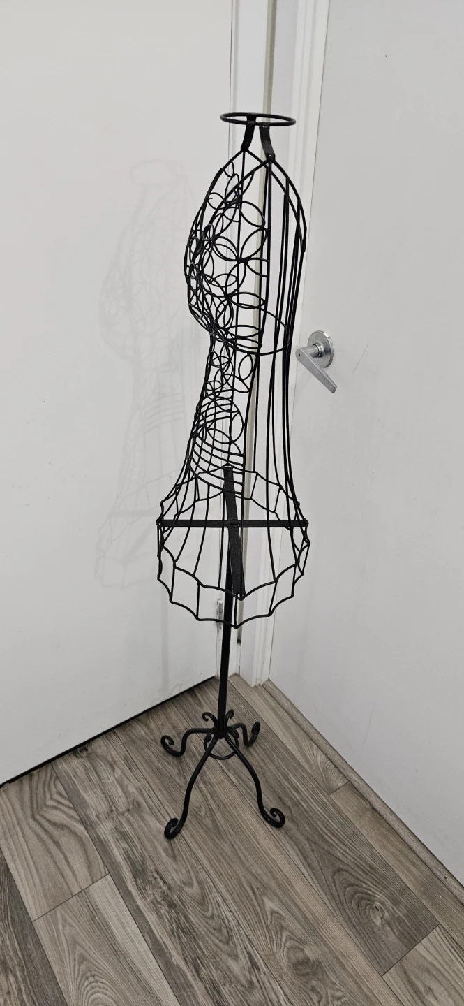 Decorative Wire Mannequin Torso Display - photo 2
