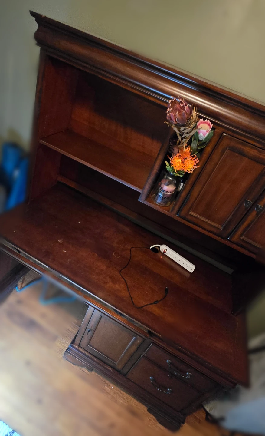 Traditional Wooden Desk with Hutch - photo 2