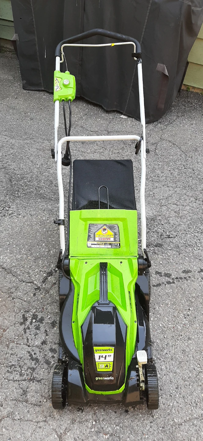 Greenworks 14" Compact Mulching Electric Lawnmower - photo 2