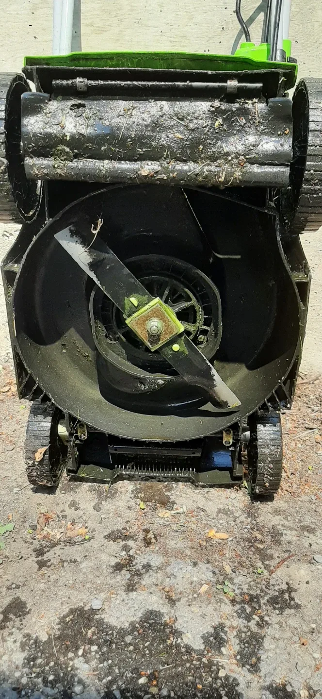 Greenworks 14" Compact Mulching Electric Lawnmower - photo 5