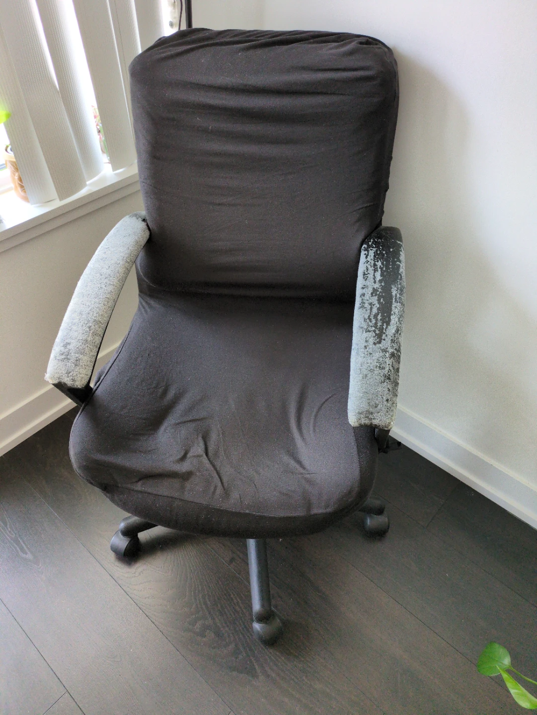 Office Chair with Black Cover - photo 2