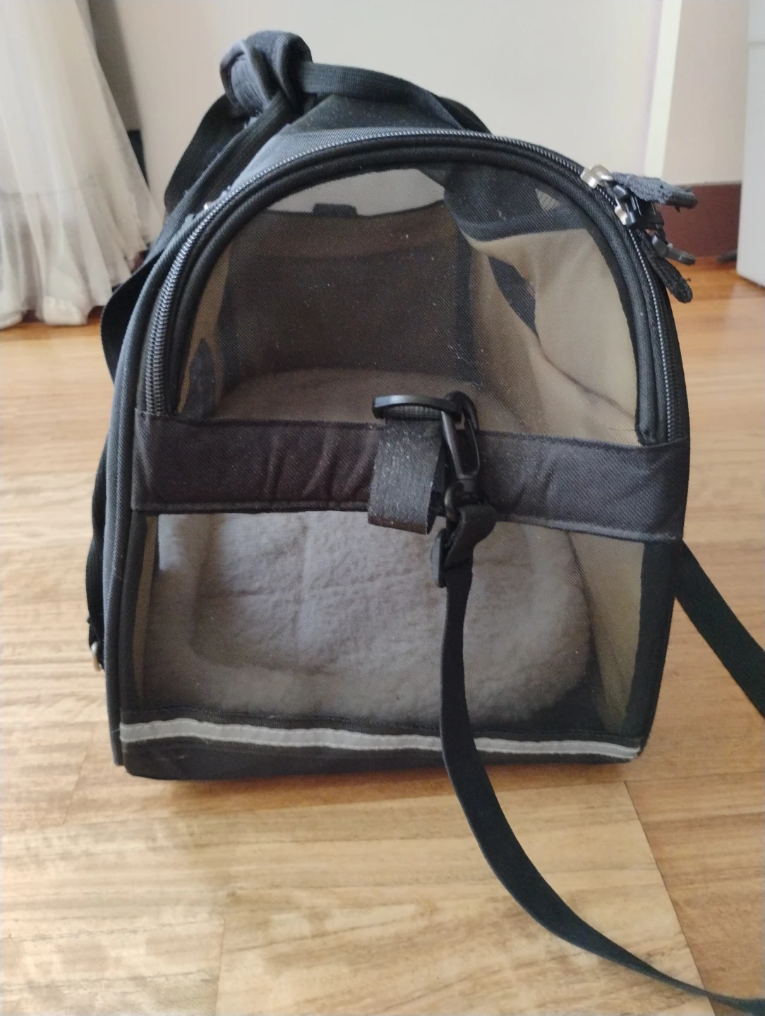 Black Pet Carrier Bag with Mesh Panels - photo 2
