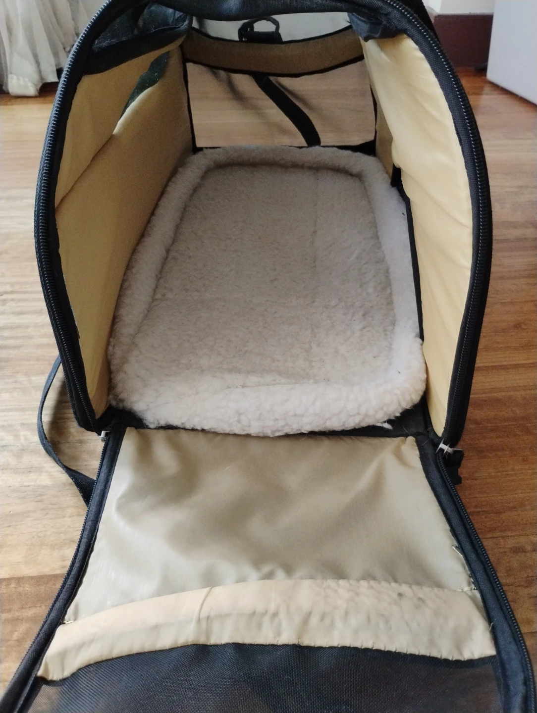 Black Pet Carrier Bag with Mesh Panels - photo 3