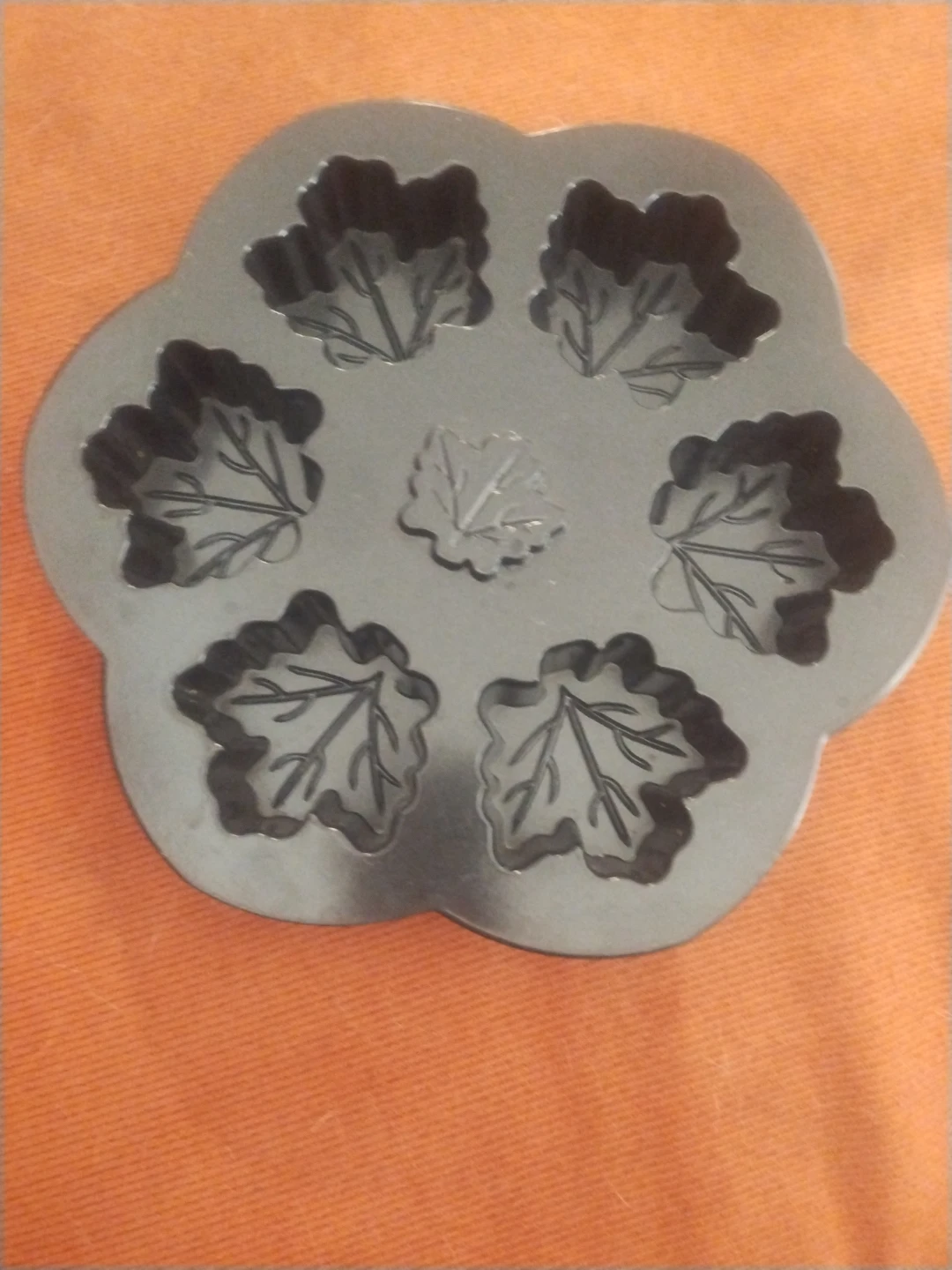 Nordic Ware Leaf Shaped Muffin Pan