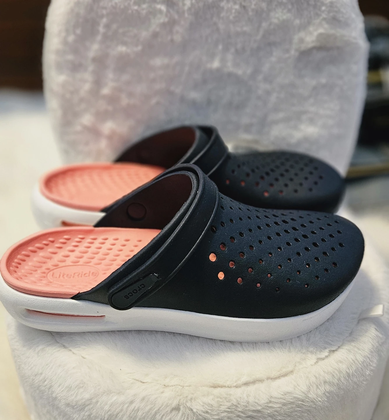 Crocs LiteRide Clogs - Black/Coral
