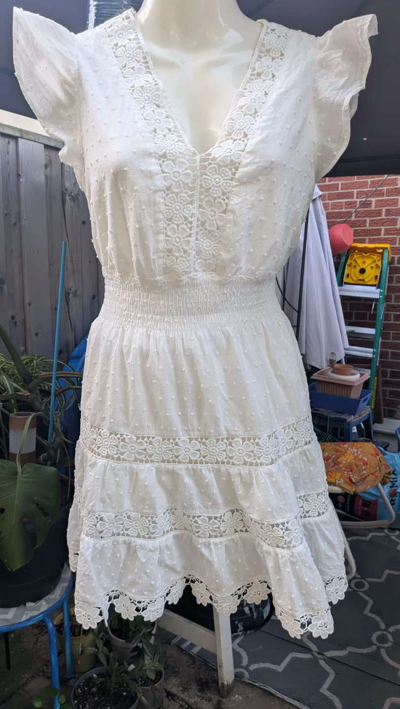 White Lace tiered short Dress sz SMALL 100% Cotton