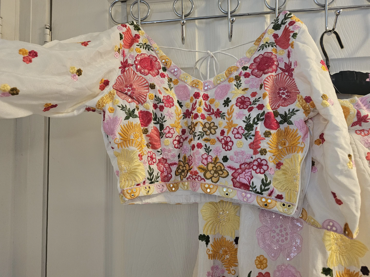 White Embroidered Lehenga Choli Set with Dupatta - photo 2
