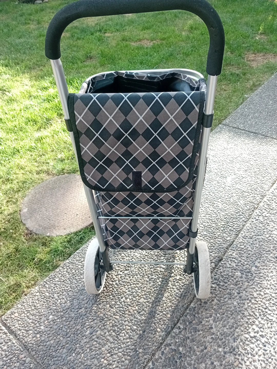 Shopping Cart with Black, Brown, and White Diamond Pattern - photo 3